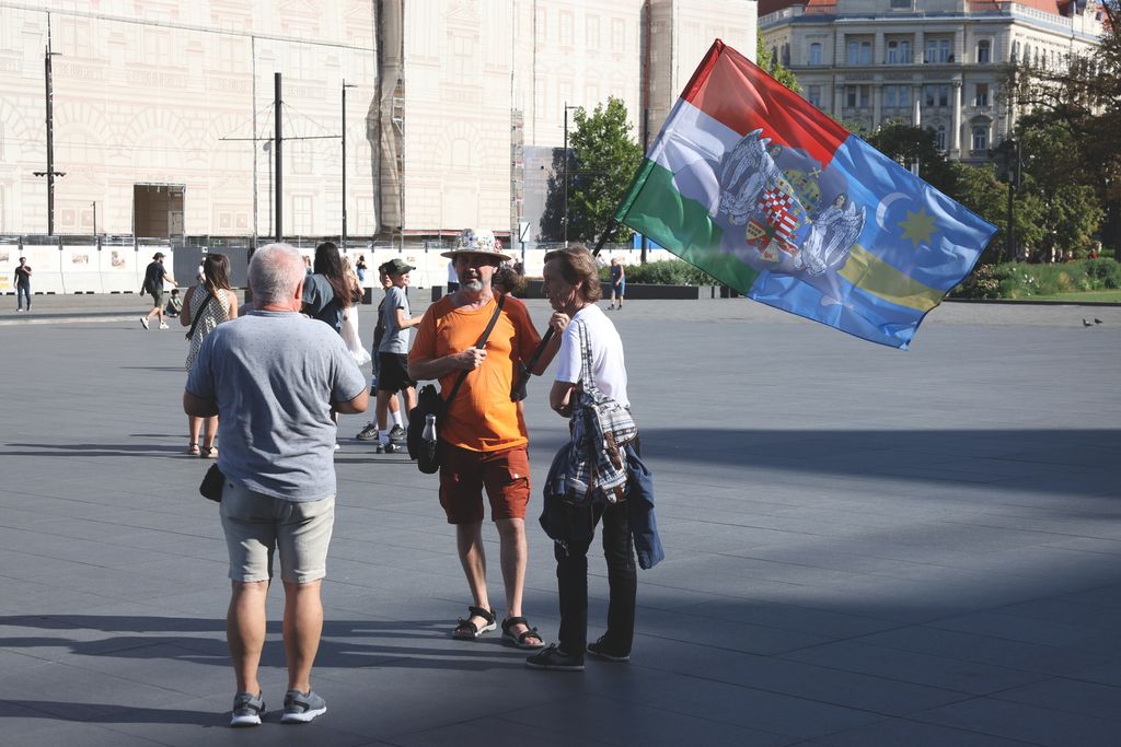 tüntetés
Kossuth tér
