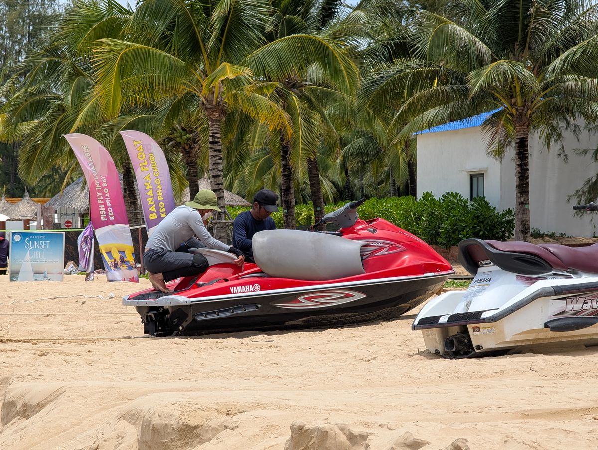 Illusztráció. Egy család 16 órán át hánykolódott a tengeren, miután jetskivel felborultak Fotó: AFP