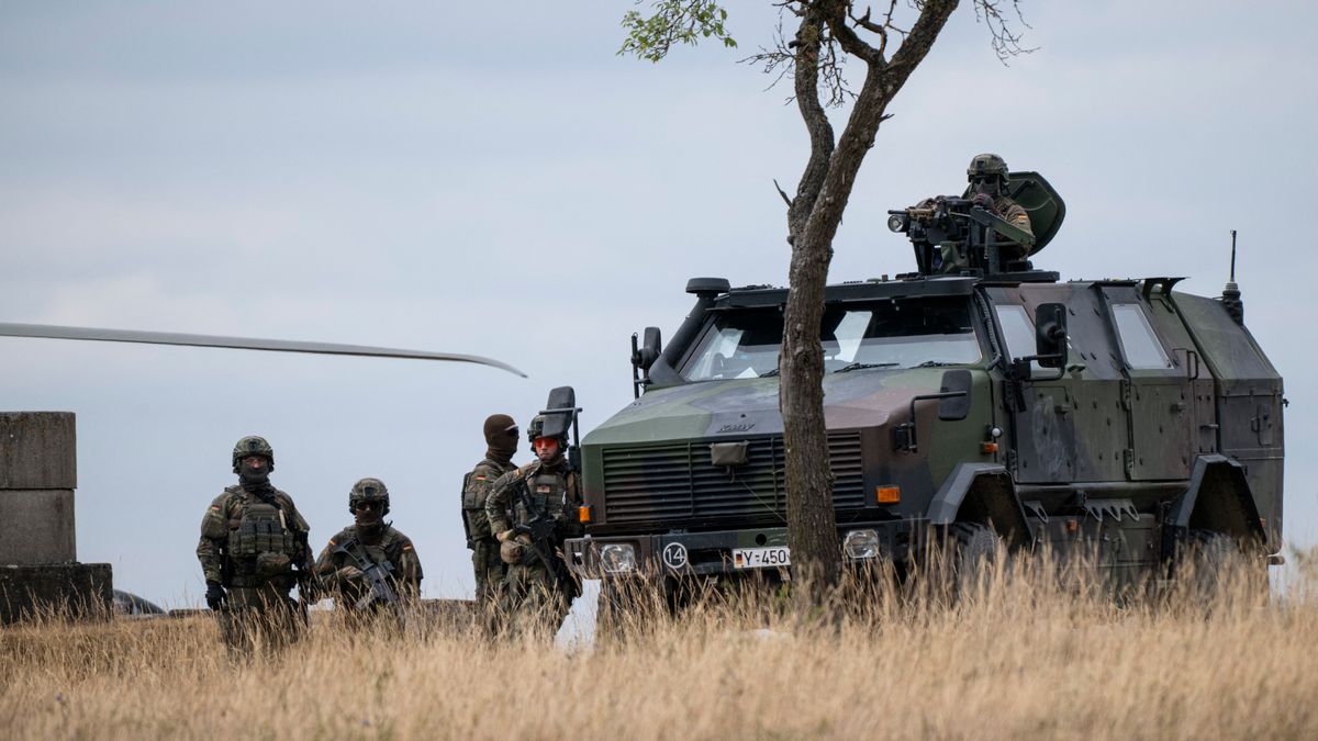 Pánik Berlinben: a német belügyminiszter szerint már nyakig benne vannak a hibrid háborúban