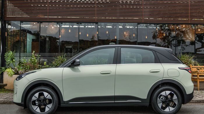 Geely E2