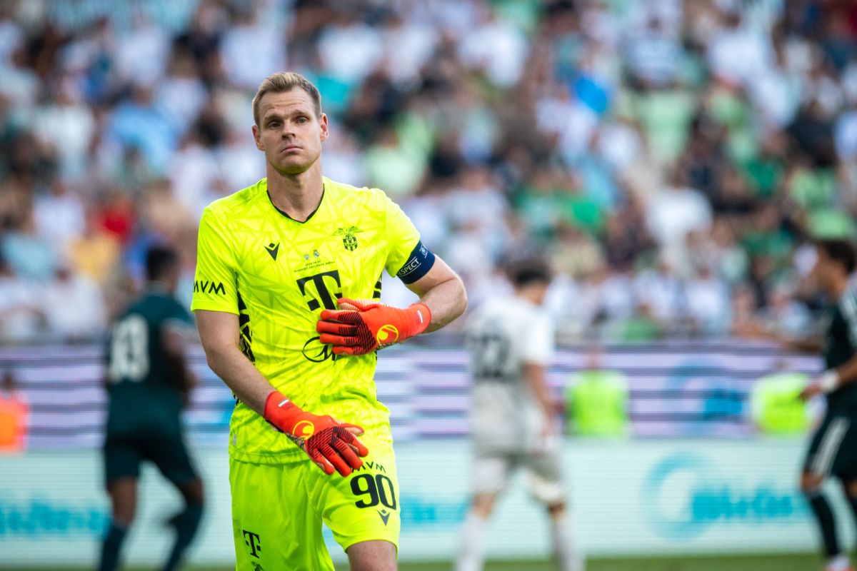 Dibusz Dénes az első félidőben állt az FTC kapujában a Real Madrid ellen, a másodikban Varga Ádám kapott lehetőséget Borbély Balázs vezetőedzőtől