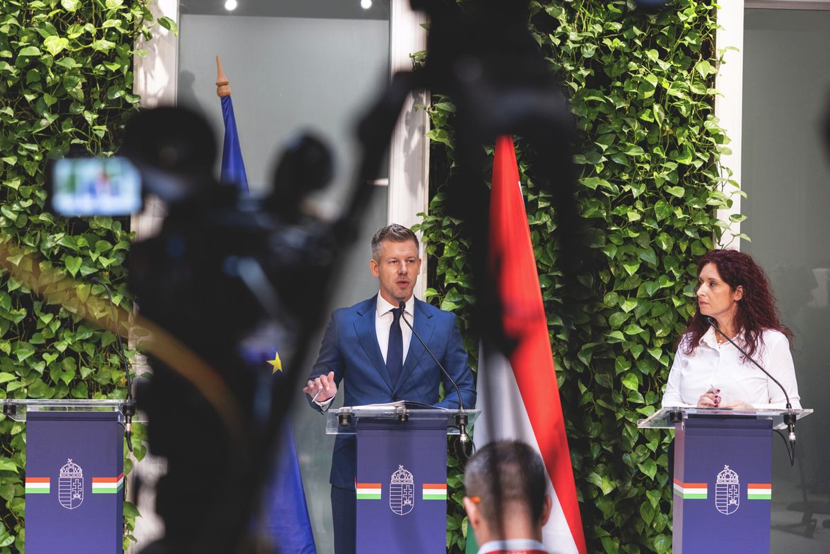 Kormányinfó Magyar Péter