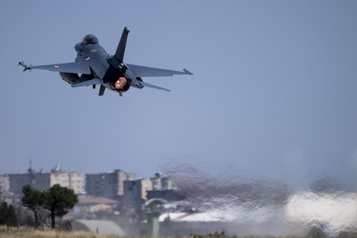 Kulcsfontosságú ugyan a légvédelem a NATO számára, de Putyin nem feltétlenül hagyományos módokon támadná meg a védelmi szövetséget (Fotó: MEHMET FUTSI / ANADOLU)