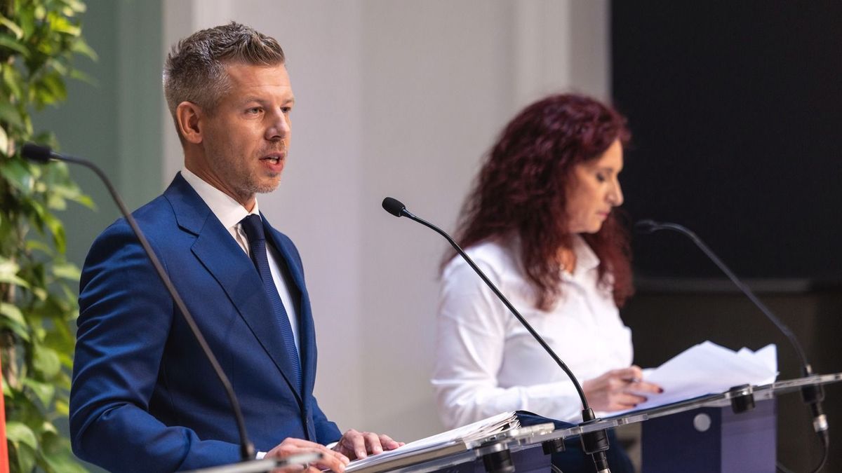 Magyar Péter feldühödött, amikor Kelemen Ágnes szabadságáról kérdezték