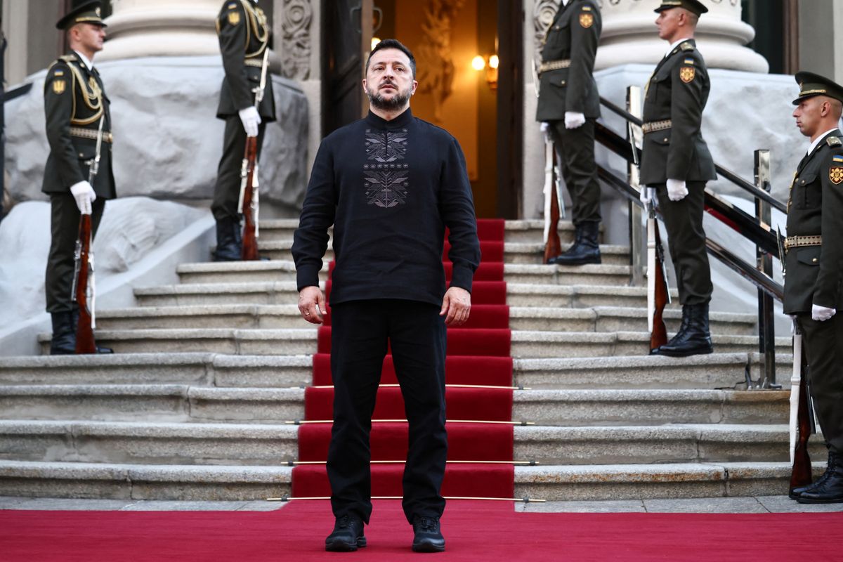 Zelenszkij kitüntette Elon Muskot, de kérése is van