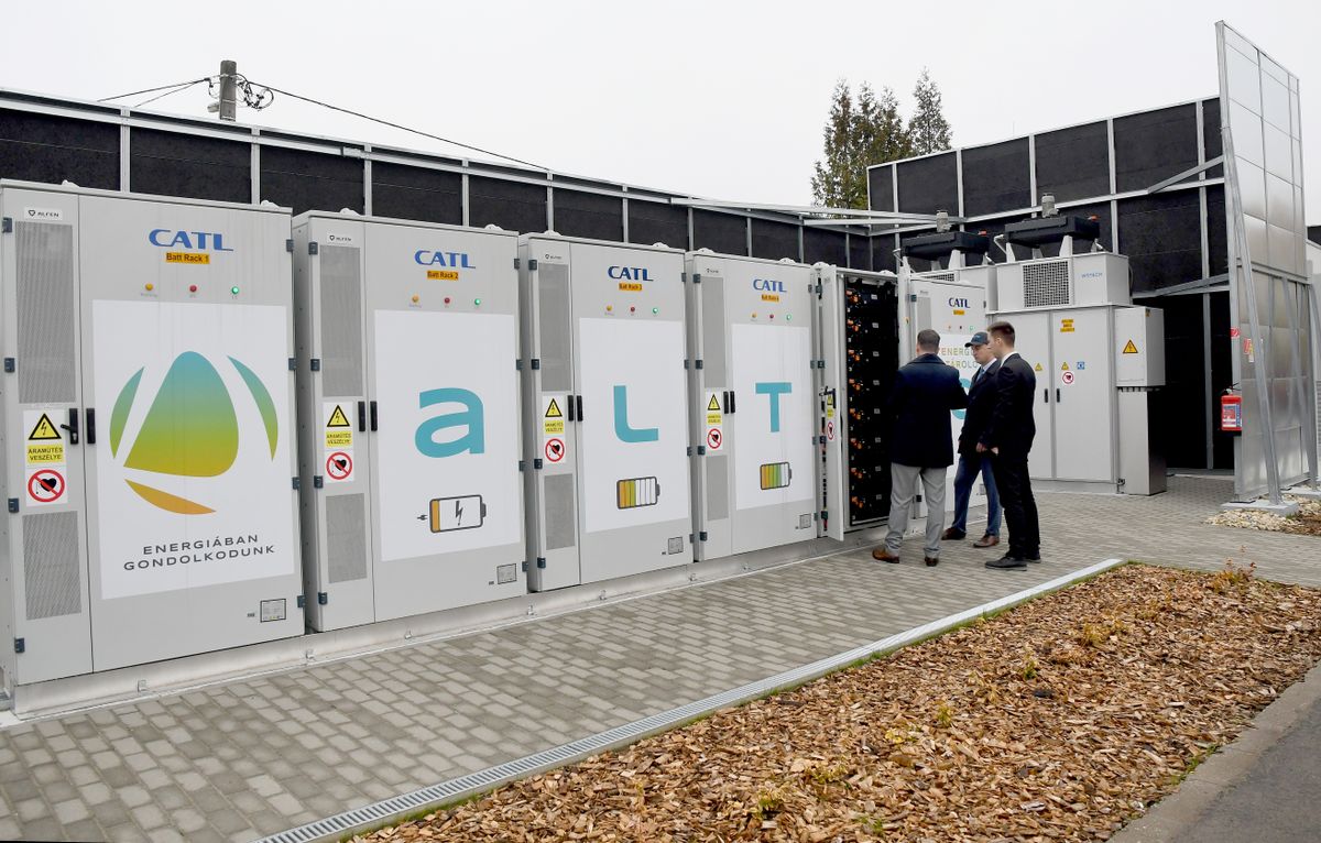 20211103 Kazincbarcika
fotó: Bujdos Tibor BT Észak-Magyarország
Az ALTEO Csoport legújabb kutatás-fejlesztési projektje keretében megvalósuló energiatároló létesítményének ünnepélyes átadó ünnepségére került sor Kazincbarcikán.