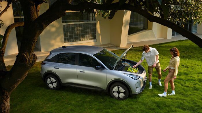 Geely E2