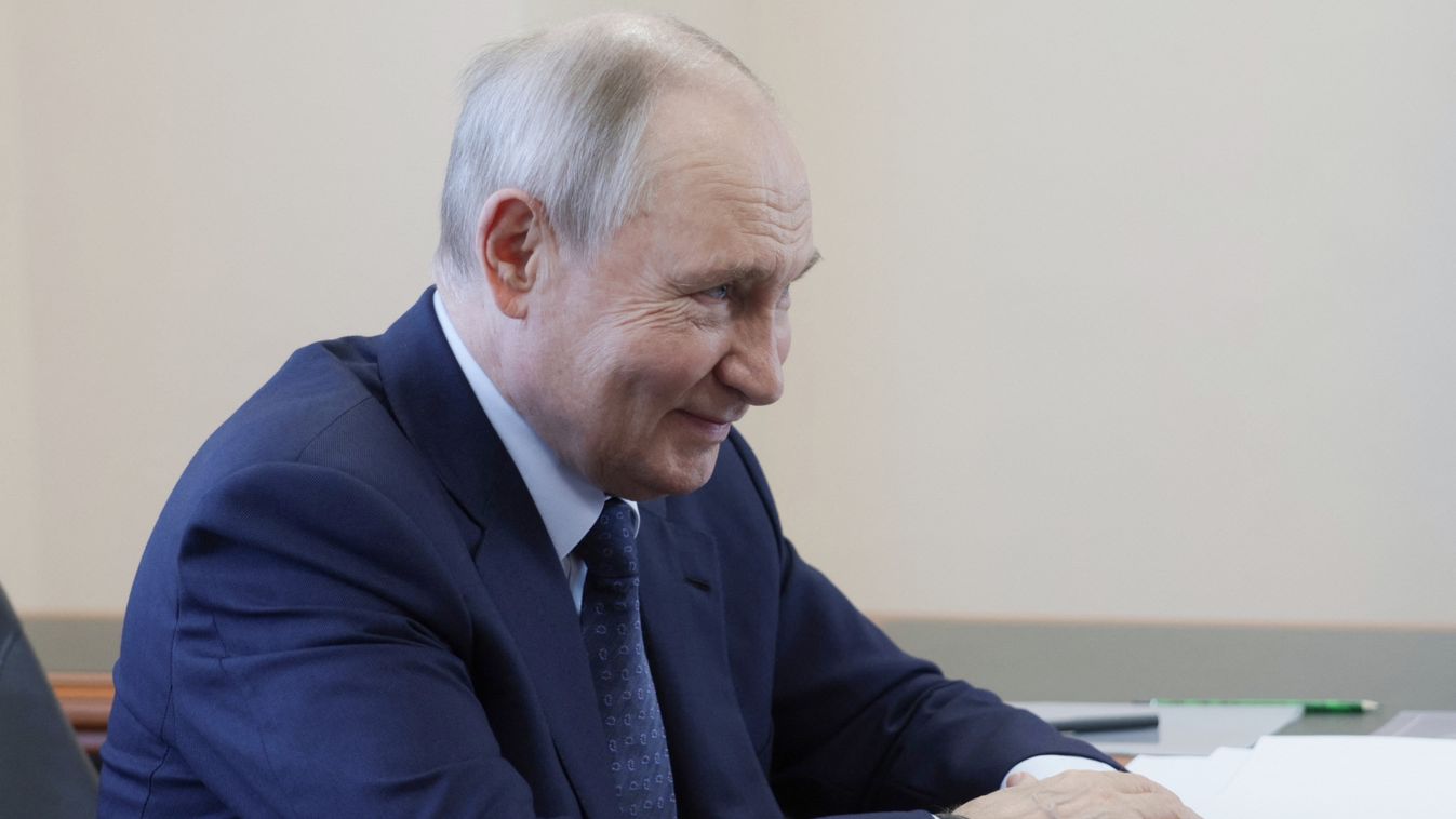 Vlagyimir Putyin először látogatott a Kuril-szigetekre