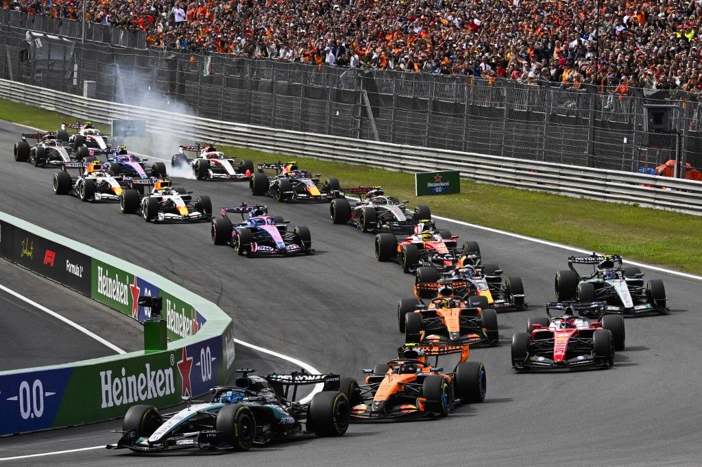 George Russell győzelemre váltotta a pole pozíciót az F1 zandvoorti sprintfutamán