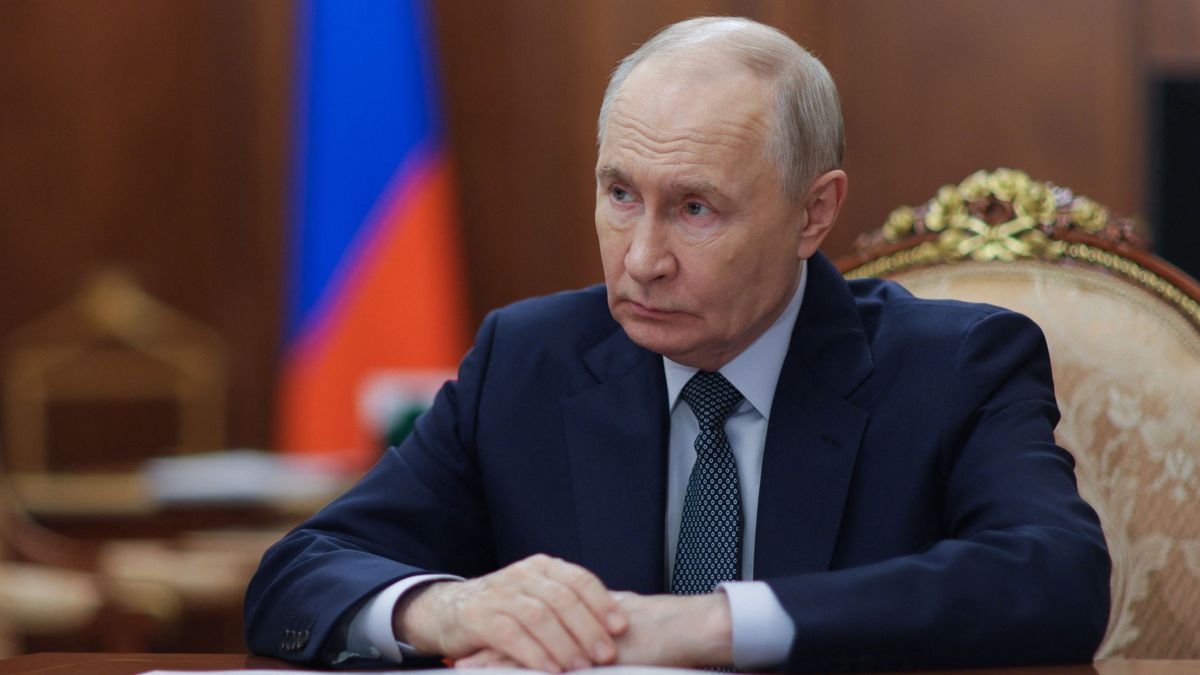 In this pool photograph distributed by the Russian state agency Sputnik, Russia's President Vladimir Putin meets with regional authorities in Moscow on August 17, 2026. (Photo by Mikhail METZEL / POOL / AFP)
