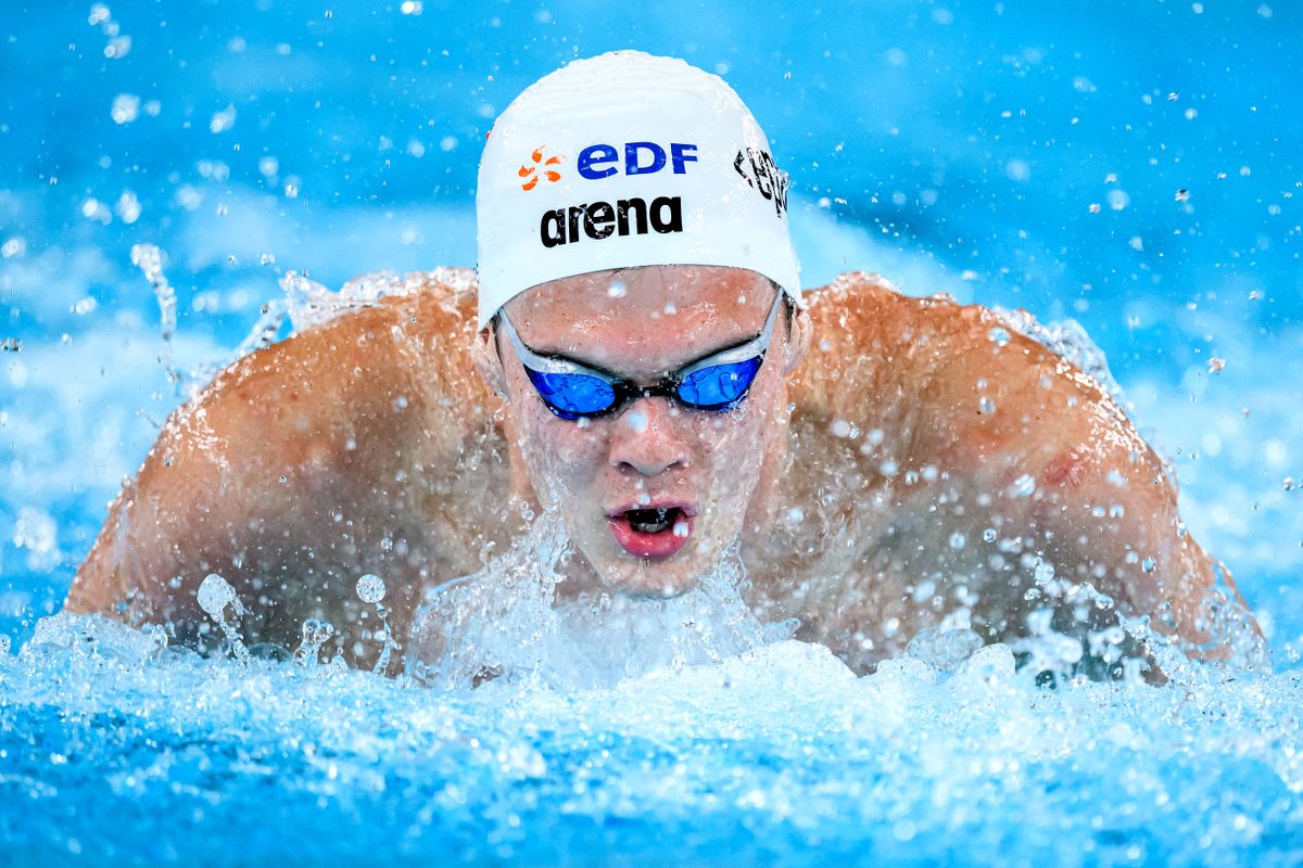 Kós Hubert a 200 hát után nem sokkal már a 100 pillangóra koncentrálhatott szerda este a párizsi úszó Eb-n, utóbbi számban Milák Kristóf olimpiai bajnokként versenyez