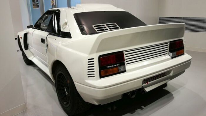 Toyota 222D