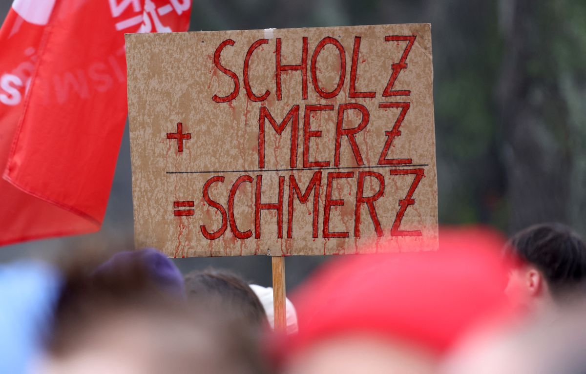 Már az átlag németeknek is feltűnik, hogy Merz elődjével, Scholz-cal együtt tönkretették az országot (Fotó: BERND WUSTNECK / DPA)