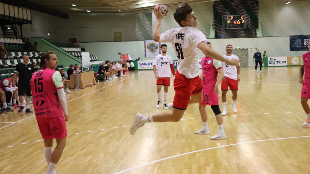 Győrben, az ETO otthonában mutatkozott be Imre Bence a Veszprém kézilabdaklubjánál