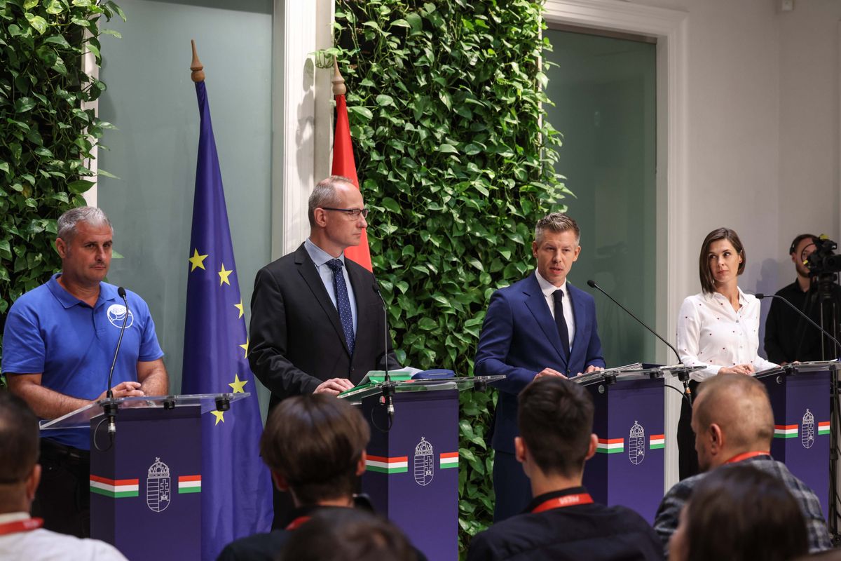 Kormányzati tájékoztató Magyar Péter