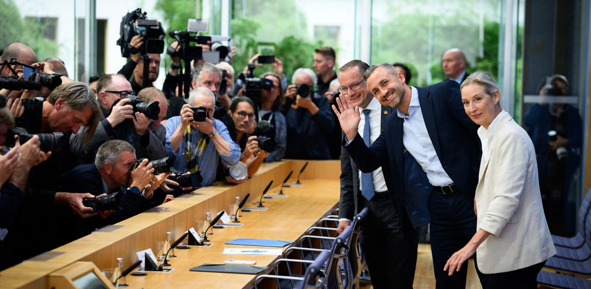 07 September 2026, Saxony-Anhalt, Berlin: Alice Weidel (right) and Tino Chrupalla (left), the federal chairpersons of the AfD, join Ulrich Siegmund (center), the AfDs top candidate in Saxony-Anhalt, at a federal press conference to comment on the results of the state election in Saxony-Anhalt. Photo: Bernd von Jutrczenka/dpa (Photo by BERND VON JUTRCZENKA / dpa Picture-Alliance via AFP)