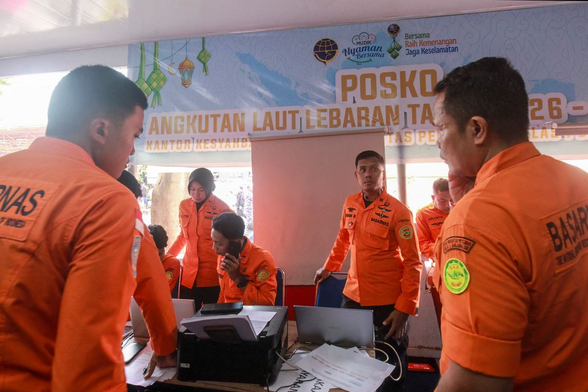 Banjarmasin város kutató-mentő szolgálata közölte, hogy két órával azután kaptak bejelentést, hogy vasárnap hajnali 2 óra körül megszakadt a kapcsolat a Virgo Transport 8 hajóval