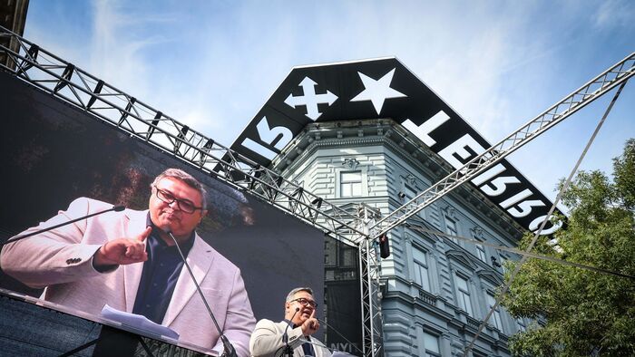 Terror Háza tüntetés Szentesi Zöldi László