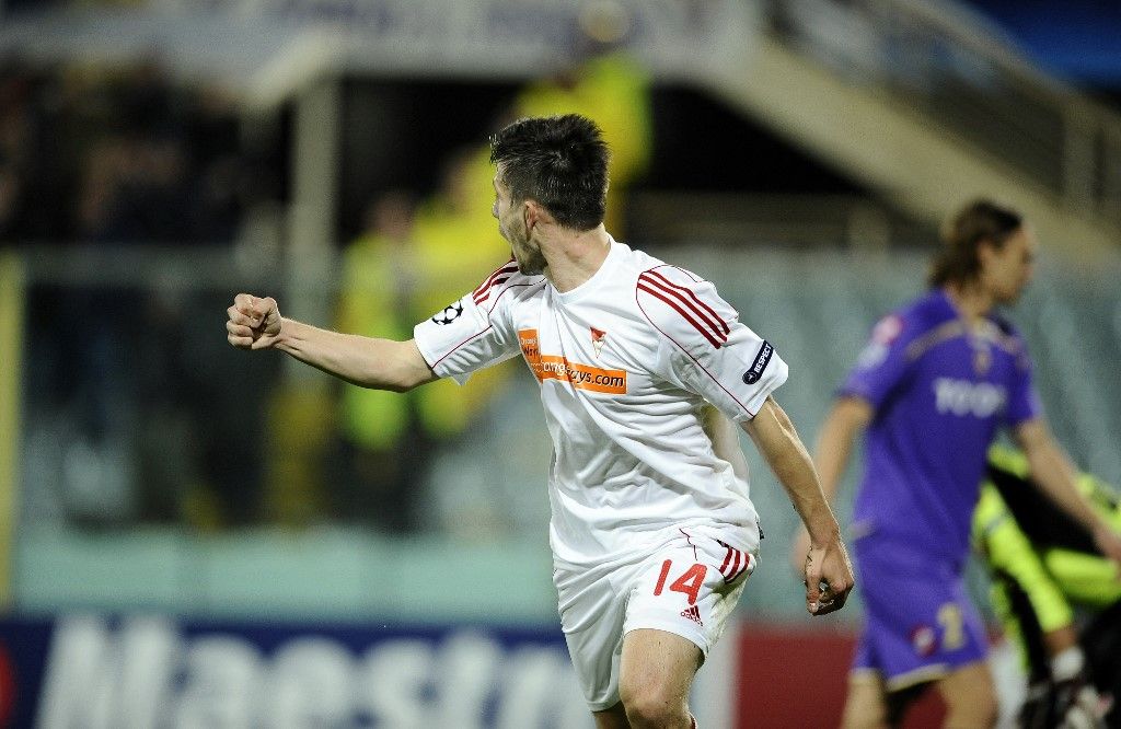 Decebren's forward Gergely Rudolf celebrates after scoring against Fiorentina during their Group E Champion's League football match on November 4,2009 in Florence's Artemio Franchi Stadium. AFP PHOTO / Filippo MONTEFORTE (Photo by FILIPPO MONTEFORTE / AFP)