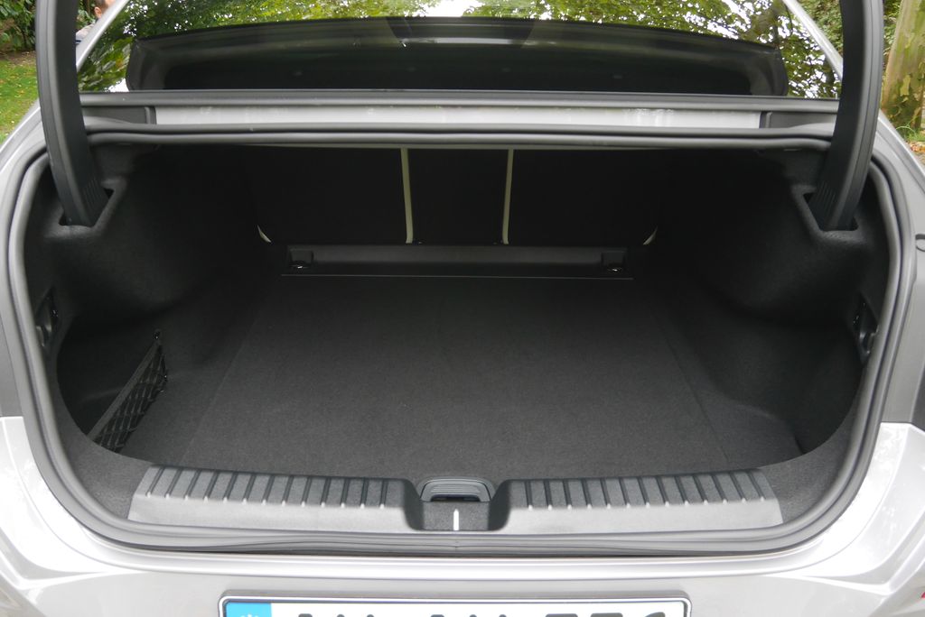 Mercedes C osztály elektromos