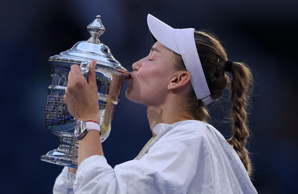 Jelena Ribakina a US Open idei bajnoka, miután legyőzte Arina Szabalenkát a döntőben