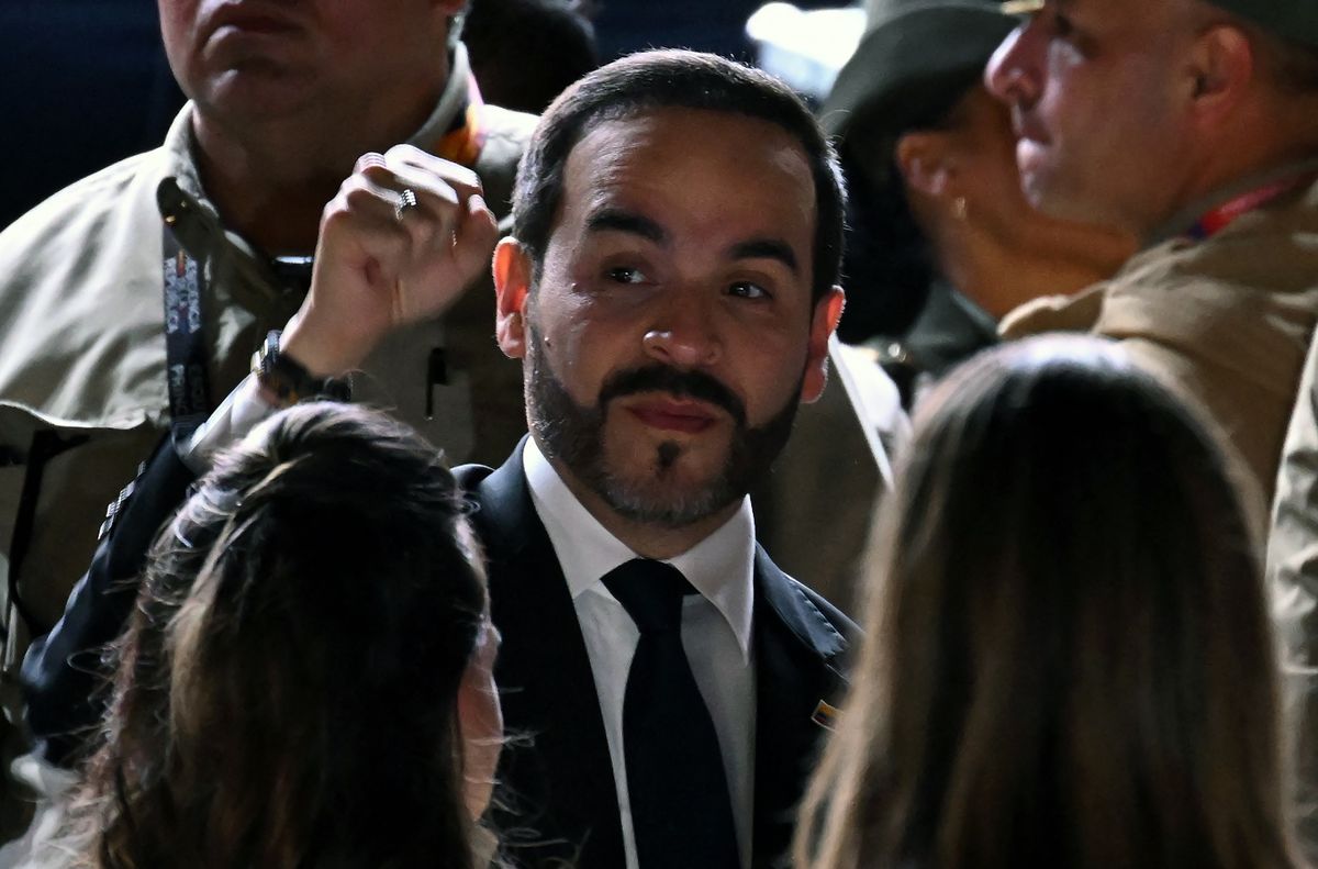 Colombia's President Abelardo De La Espriella gestures during a vigil in honor of the earthquake victims at Bolivar square in Bogota, on August 28, 2026. (Photo by Raul ARBOLEDA / AFP)