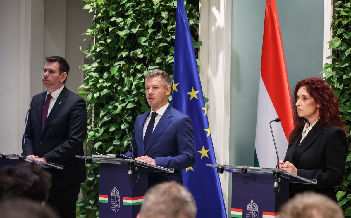 kormányzati sajtótájékoztató Magyar Péter Vitézy Dávid