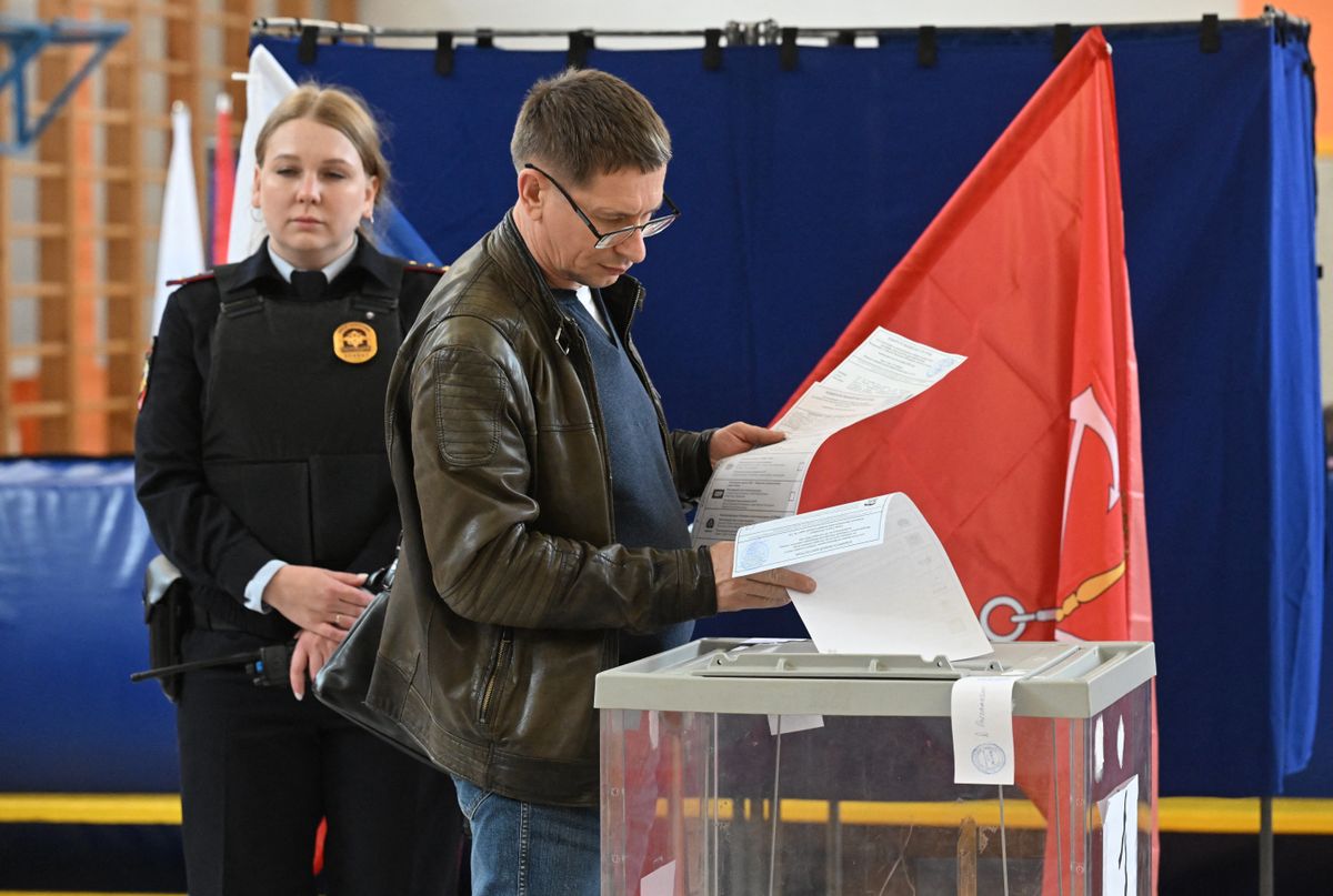 ST. PETERSBURG, RUSSIA - SEPTEMBER 18: People vote in Russia's parliamentary election at a polling station in St. Petersburg, Russia, on September 18, 2026. Russian voters will begin voting early Friday to elect the 450 members of the State Duma, the lower house of parliament, in a three-day election that also includes regional and local contests across the country. The Sept. 18-20 vote will determine the ninth convocation of the State Duma, with parliamentary elections being held for the first time since the beginning of the Ukraine conflict in February 2022. Pavel Litvinov / Anadolu (Photo by Pavel Litvinov / Anadolu via AFP)
duma