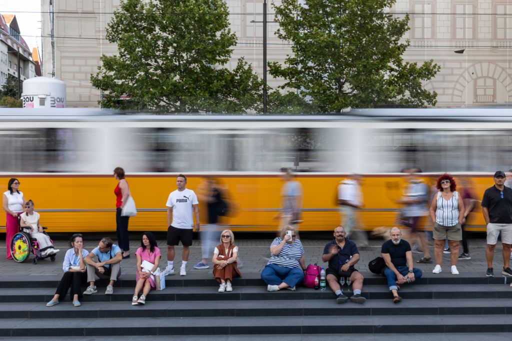 kormányellenes tüntetés Kossuth tér