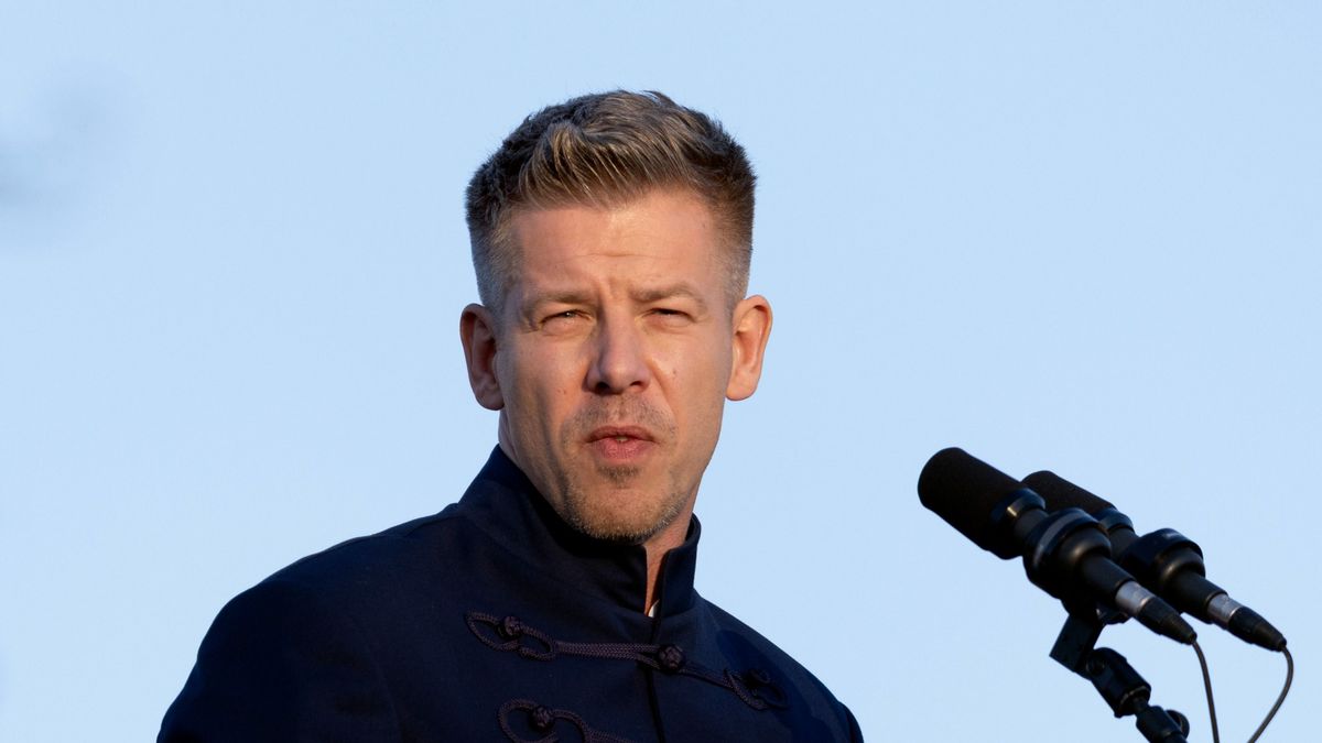 Magyar Péter miniszterelnök a revansvágyát élhette ki a Mandiner beszántásában. Fotó: Mirkó István / MI