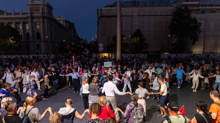 kormányellenes tüntetés Kossuth tér