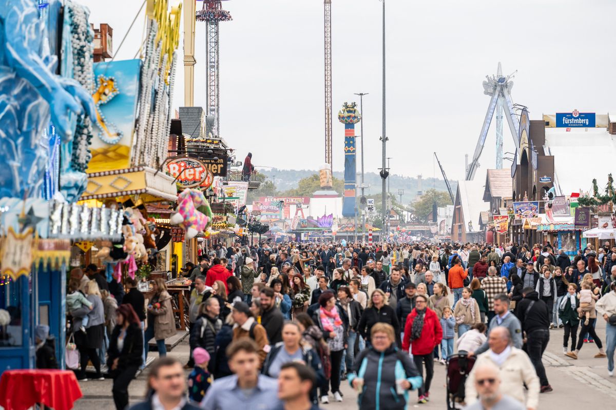 Évről évre rekordot dönt a résztvevők száma a németországi Oktoberfesten (Fotó: SILAS STEIN / DPA)
