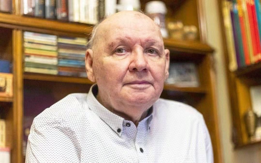 Lakat T. Károly