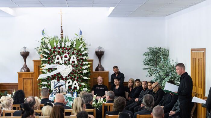 Deák Bill Gyula a magyar blueskirály temetése az Új Köztemetőben
