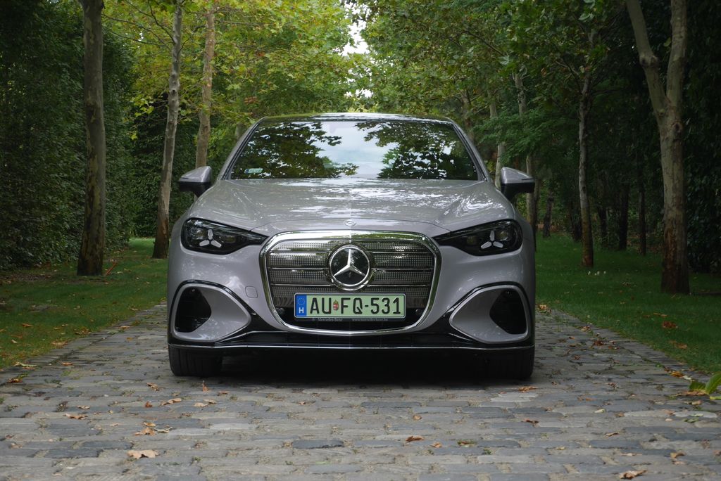 Jól mutat és sokat tud a legújabb magyar gyártású Mercedes | Magyar Nemzet