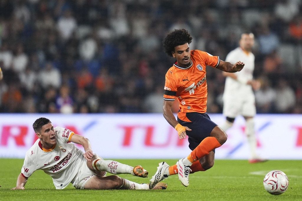 Sallai Roland ellen tizenegyest ítéltek Törökországban, de a Galatasaray edzője megvédte őt