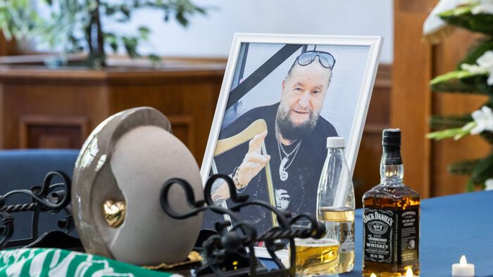 Deák Bill Gyula a magyar blueskirály temetése az Új Köztemetőben