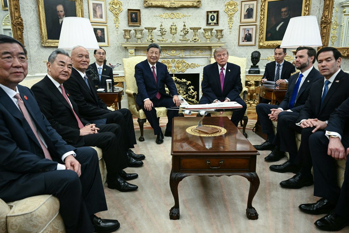 US President Donald Trump and China's President Xi Jinping hold a bilateral meeting in the Oval Office of the White House in Washington, DC, on September 24, 2026. President Xi is on a State visit to the United States from September 23 to 25. (Photo by Brendan SMIALOWSKI / AFP)