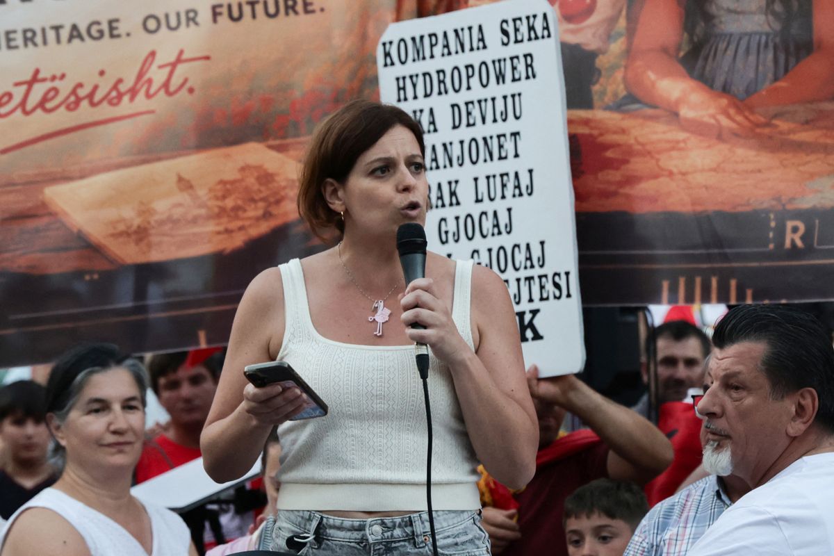 Ilaria Salis szélsőbaloldali aktivista mai napig ott ülhet az Európai Parlamentben, többek között a Tisza Párt távolmaradásának köszönhetően (Fotó: VLASOV SULAJ / NurPhoto)