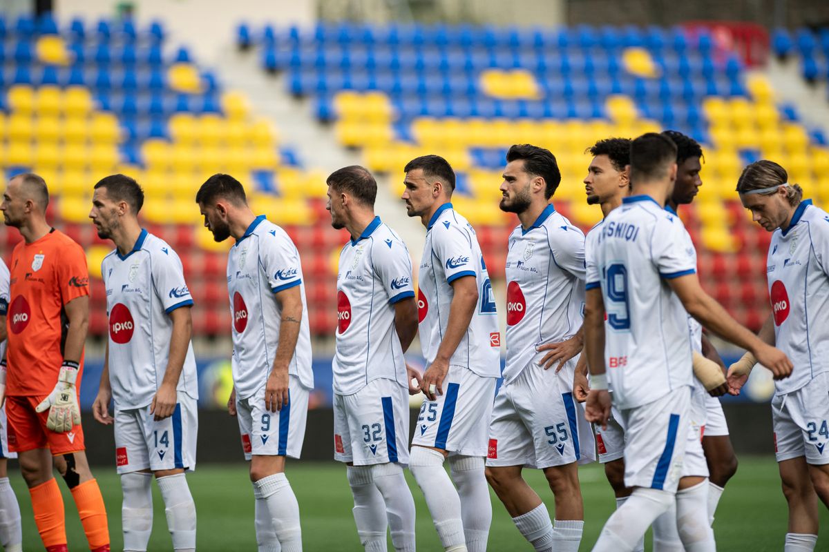Players of KF Drita prepare to start the UEFA Conference League play-off match between Inter Club d'Escaldes and KF Drita at New FAF Stadium in Encamp, on August 27, 2026. (Photo by Walter Cunha/NurPhoto) (Photo by Walter Cunha / NurPhoto via AFP)