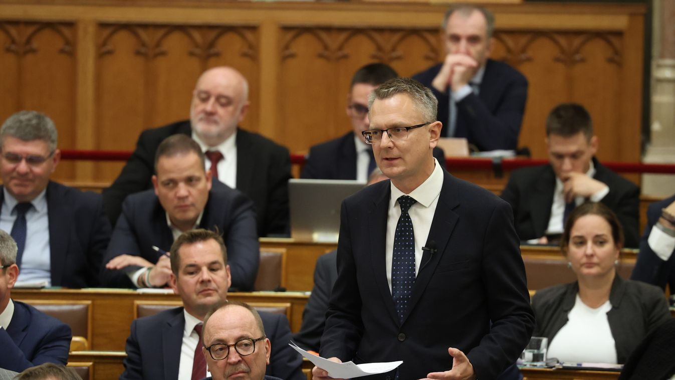 Országgyűlés
Parlament
Rétvári Bence KDNP Fidesz