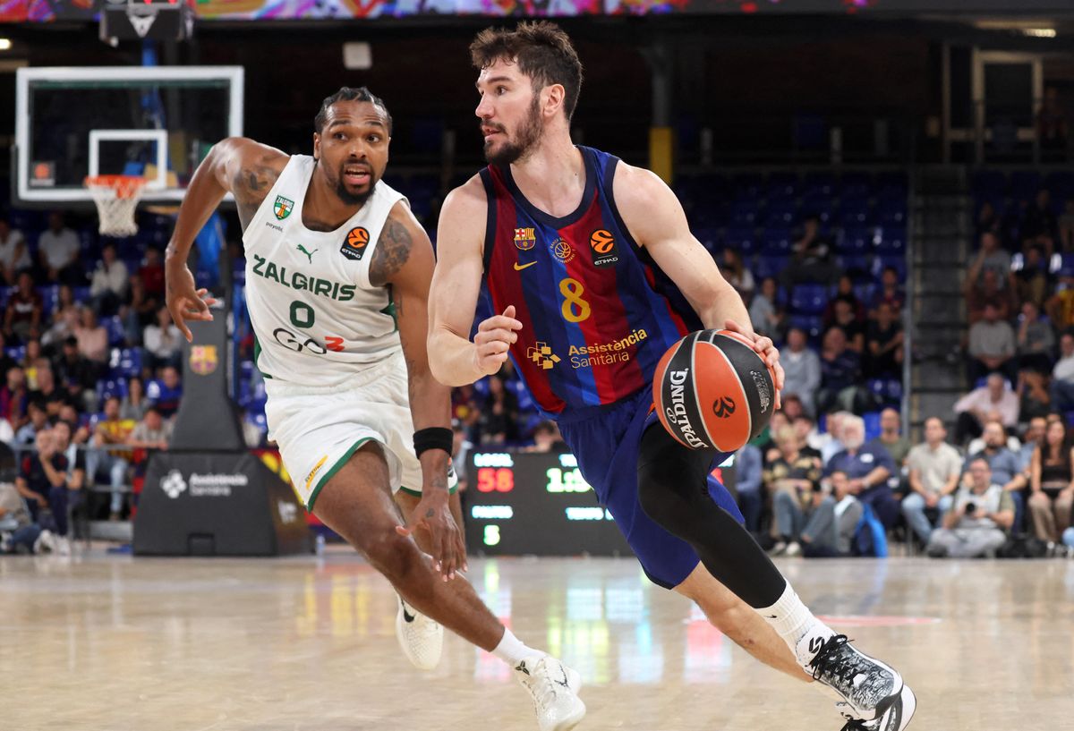 Dario Brizuela and Sterling Brown play during the match between FC Barcelona and Maccabi Zalgiris Kaunas, corresponding to the round 5 of the Euroleague 2026-27, played at the Palau Blaugrana, in Barcelona, Spain, on October 9, 2026. (Photo by Joan Valls/Urbanandsport/NurPhoto) (Photo by Urbanandsport / NurPhoto via AFP)