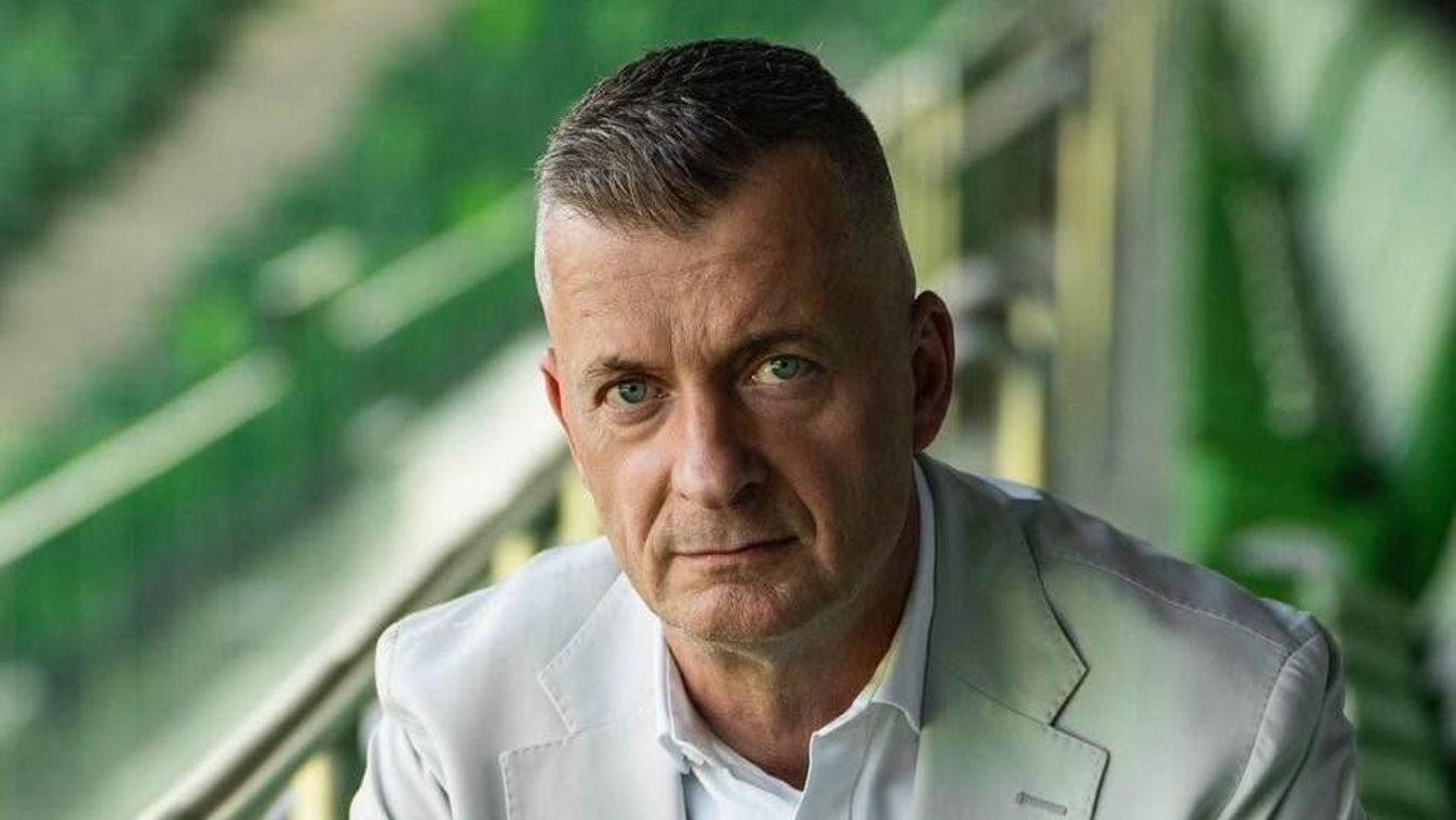 Kubatov Gábor a Fradi elnökeként tiltakozik