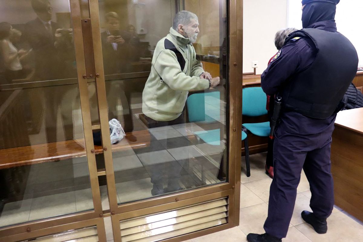 (FILES) In this grab from a handout footage taken and released by the Moscow City Court press service on October 7, 2024, US citizen Stephen Hubbard, 72, accused of fighting as a mercenary for Ukraine, attends his verdict hearing in Moscow. Russia's President Vladimir Putin announced on October 21, 2026 the release of Stephen Hubbard, an American taken captive by Russian forces years ago in Ukraine, during a meeting with US special envoy Steve Witkoff, news agencies reported. (Photo by Handout / Moscow City Court press service / AFP) / RESTRICTED TO EDITORIAL USE - MANDATORY CREDIT "AFP PHOTO / Moscow City Court press service / handout" - NO MARKETING NO ADVERTISING CAMPAIGNS - DISTRIBUTED AS A SERVICE TO CLIENTS
