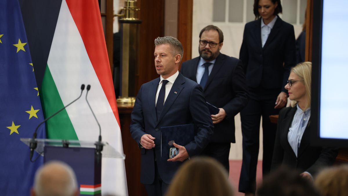 Közszféra: a gyurcsányi idők módszereit idézik Magyar Péter és Kármán András szavai