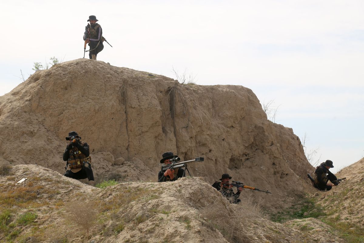 Nem maradnak teljesen magukra az iraki fegyveres erők a terrorizmus elleni harcban (Fotó: YOUNIS AL-BAYATI / AFP)