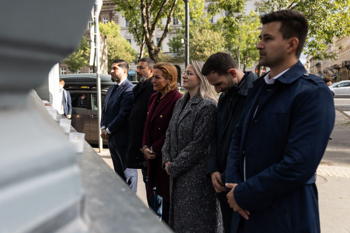 Terror háza gyertyagyújtás 